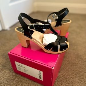 Swedish Hasbeens Kringlan Black